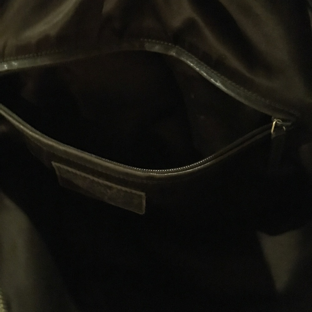 Authentic Yves Saint Laurent Handbag - Picture 5 of 8